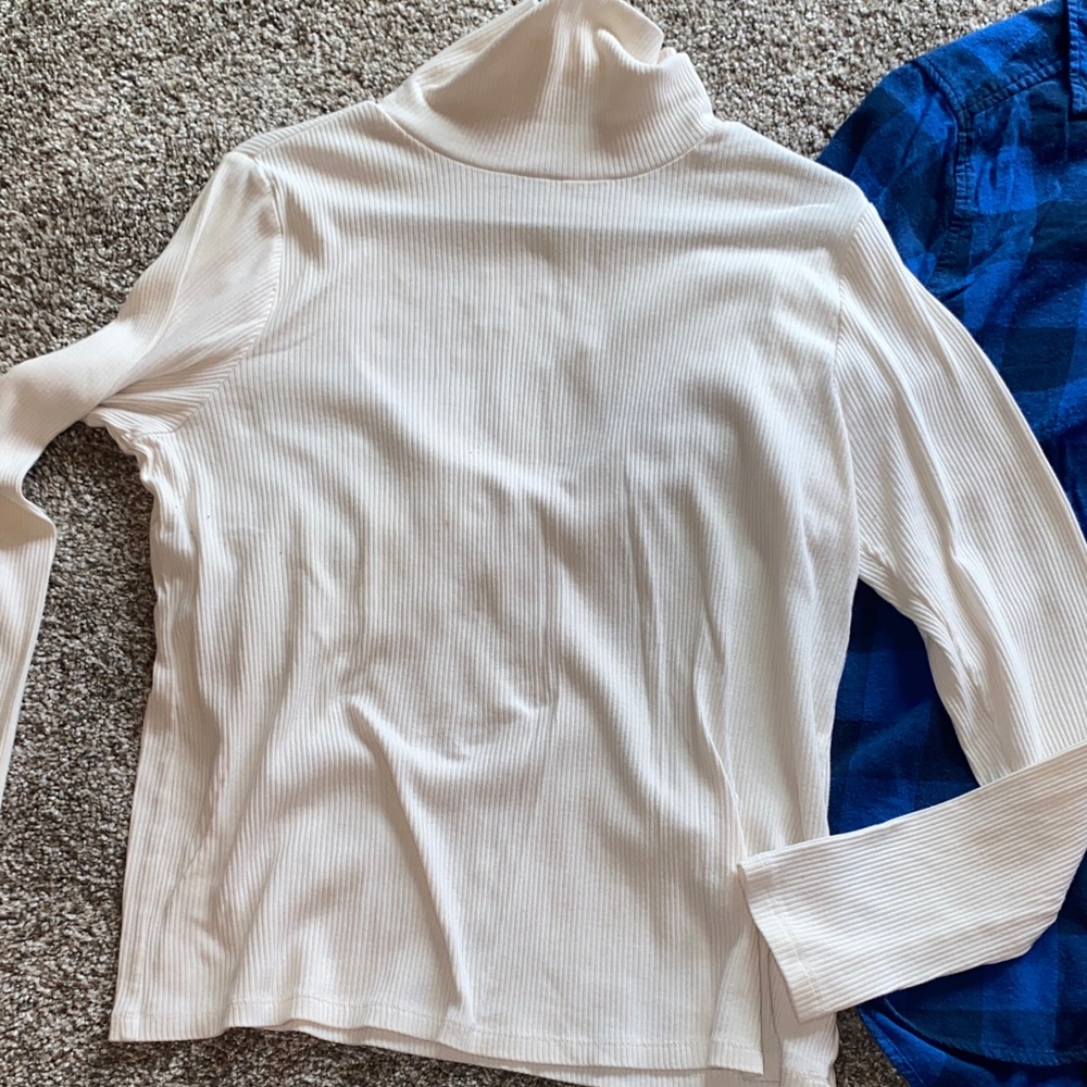 🖤 Mixed Ladies Tops Bundle - Blue, Cream, Red Plaid - Picture 5 of 7